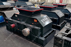 大型破碎設備2PG1510液壓對輥破碎機發貨圖片